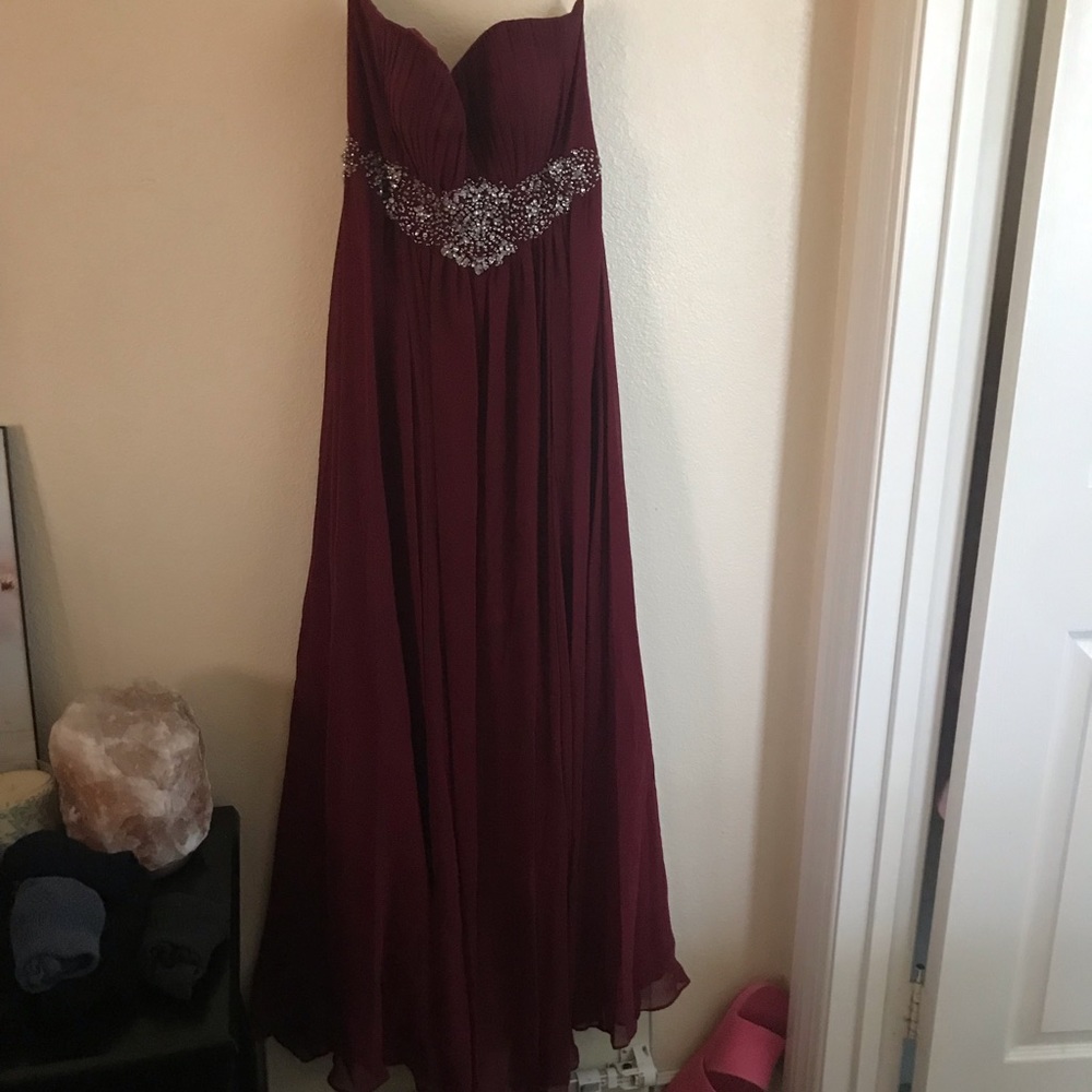 Maroon Strapless Formal Dress